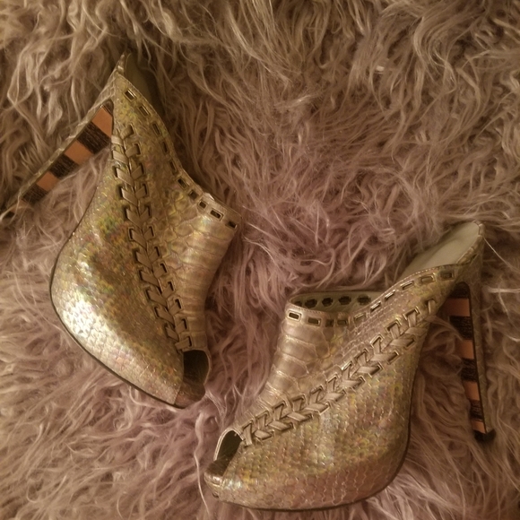 ☆SOLD☆ Authentic Python Heels - Italian - Picture 1 of 4